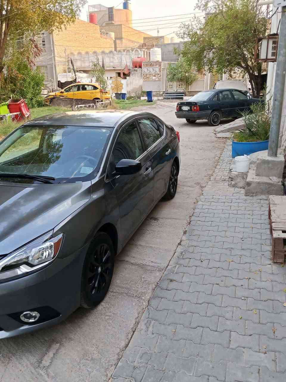 السلام عليكم نيسان سنترا 18 امريكي تخم تاير كير مكينه تبريد ماشيه 107 الحادث بنيد ودعاميه صبغ عام بسبب الجراد والشخوط 

مواصفات         الهاتف ***********
شاشه كامرة 
مانع انزلاغ 
نضام اسبوت 
نظام ايكو تقليل صرف الوقود 
مري كهربائي 
تحكم جهتين 
اتصال هاتفي 
ويل كب 
محرك حجم 1800
السيارة ياباني اصل موصيني 
السعر 80 وبيها مجال قليل بيع او مراوس 
مكاني الناصريه مركز
