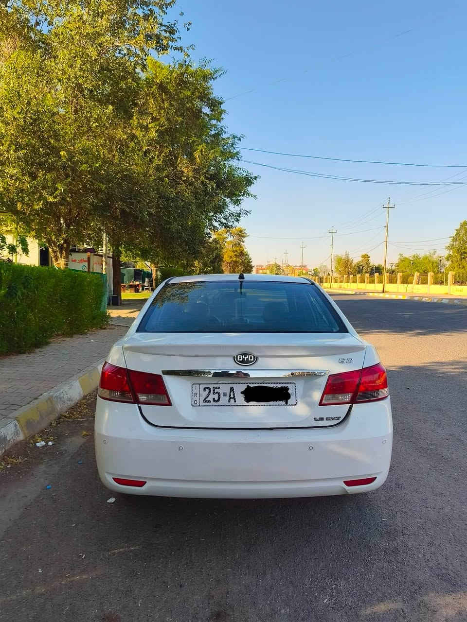 السلام عليكم 
اعتذر عن القسط والمدة
بي واي دي جي ثري للبيع (byd g3) موديل 2014 
السيارة رقم كركوك دولي باسمي شرط تحويل سنوية لنهاية 2031 
محرك وكير بلادي حجم 1.8 
سيارة كلين بدون حادث بيها صبغ جاملغ وأحد جمالية فقط 
مواصفاتها 
كير اوتو 
سلايت روف 
بصمة 
دخول ذكي 
كشنات جلد 
……
سيارة ناقصها بواري تبريد / 
السعر 
47 ورقة وبيها مجال كلش بسيط 
شراي اتصل وتفاصيل كلها كدامك اعتذر ممتواجد خاص 
***********
