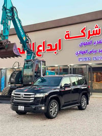لاندكروز VX • ٢٠٢٥ • ٦٤٠٠٠ كم