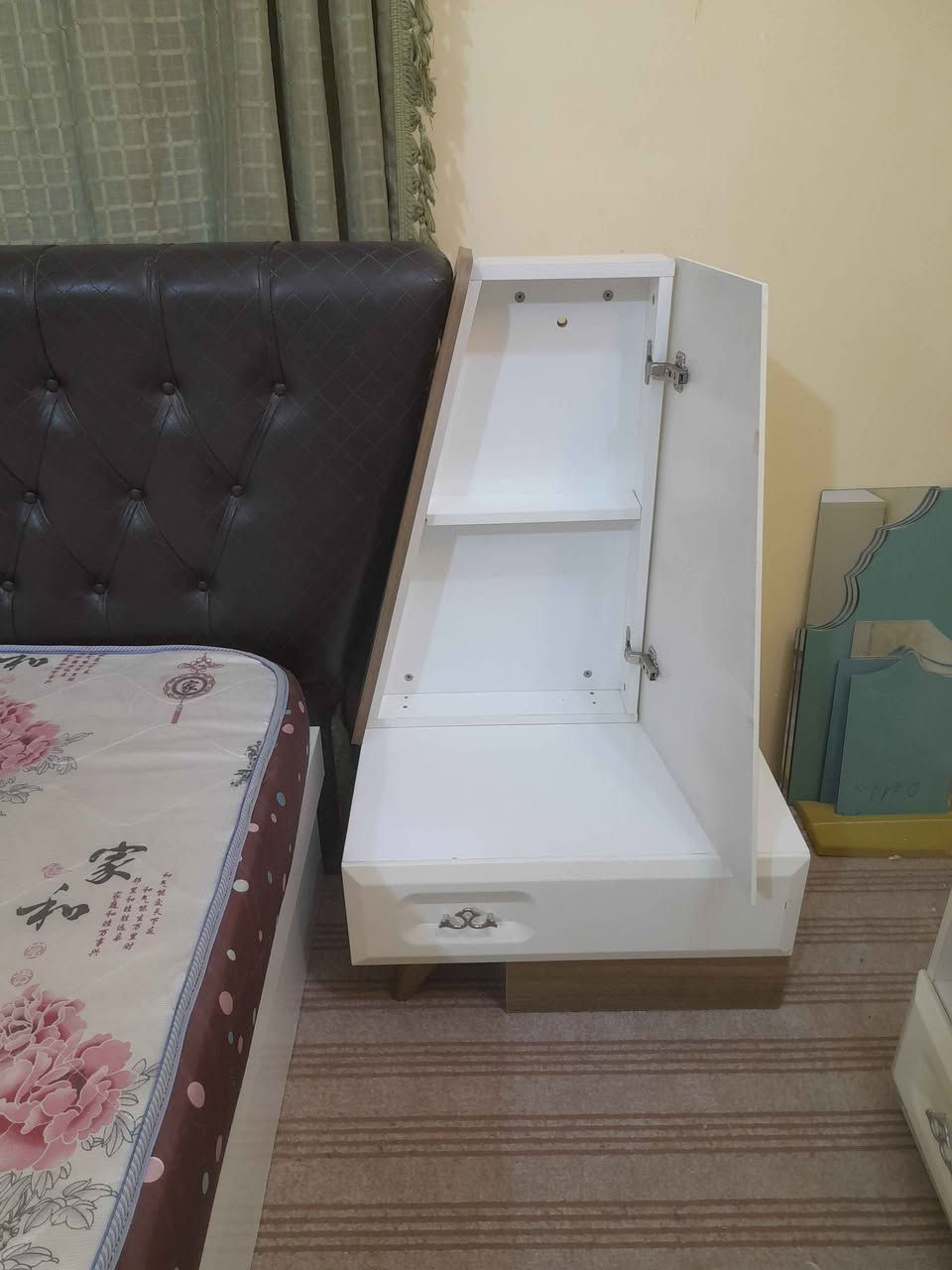 غرفة نوم تركي درجه اولا ٩ قطع عنوان الزبير 
للستفسار وتساب *********** الزبير, البصرة
