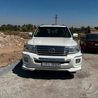 لاندكروزر • ٢٠١٤ • ٢٠٠ الف