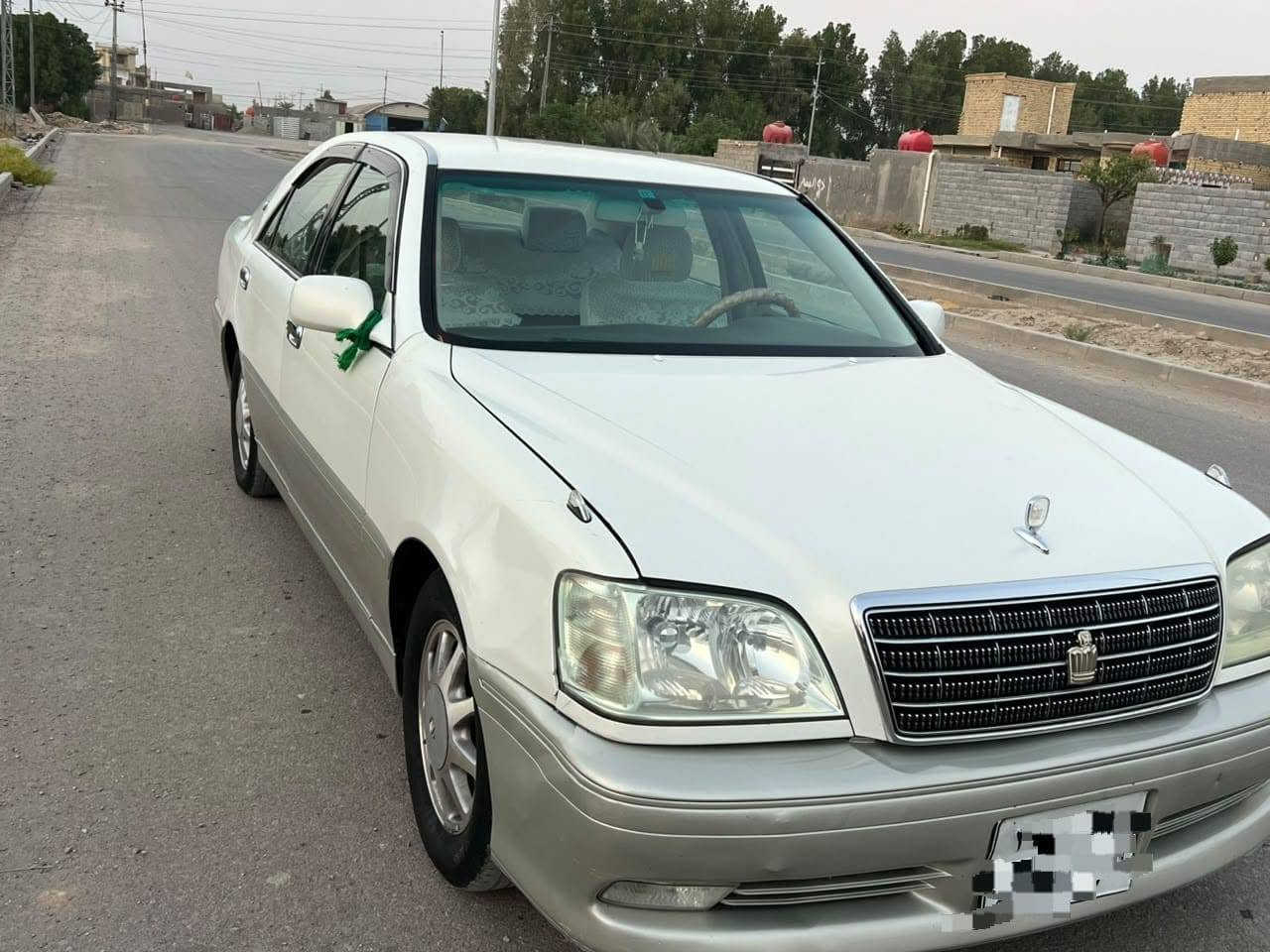 السلام عليكم للبيع  سياره كارتون ⚡⚡
ملكه كراون 2003 كصه جنطه 
سياره كرستال اصل 
4دكم 
برده خلفيه 

بطاين زيرو 
تبريد ثلج وي السويج 🥶
ويل نجمه
محرك D4 الصغير شرط زيرو 
باتري جديد 
كير كارتون شرط 
حداديه طوبه 1️⃣
سستم سماعات دمام 📁
مكاني ناصريه  سعرها//32 وبيها مجال 
الاتصال///***********
