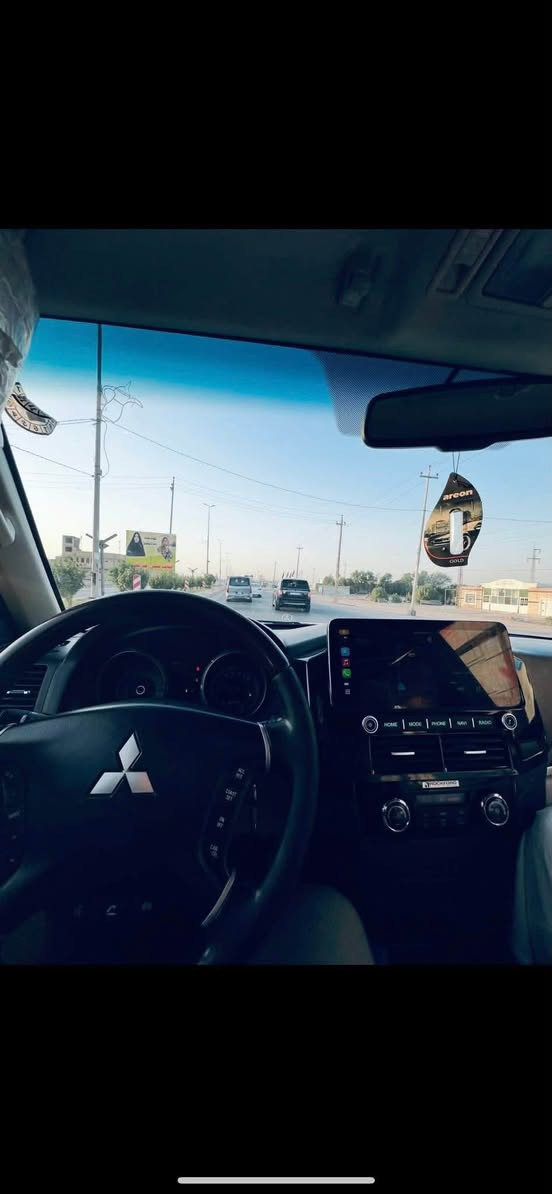 باجيرو ٢٠١٦ • ٦ سلندر • شاشه اندرويد