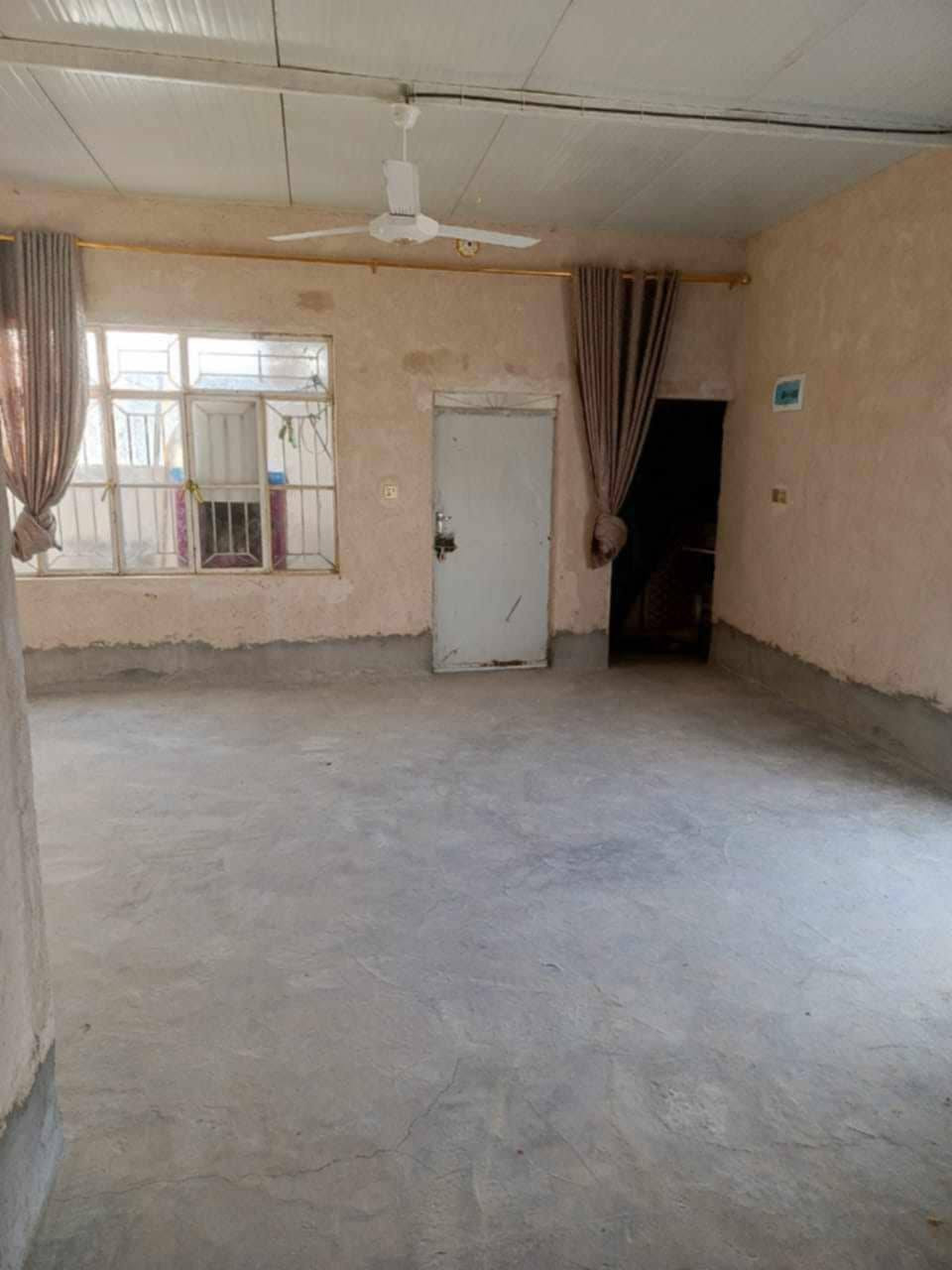 سلام عليكم بيت زراعي مساحه 200 سند 25 يحتوي على 2 غرف 6×4 وصاله جبيره 6×4 حمام خارجي وحمام داخلي نقص استقبال ومطبخ ولكن مسكون الان عنوان البيت شارع كربلاء نجف جهة ياعلي عمود 139 مثل ماموجود بالصوره سعره 20 وبي مجال لشراي ***********
***********
