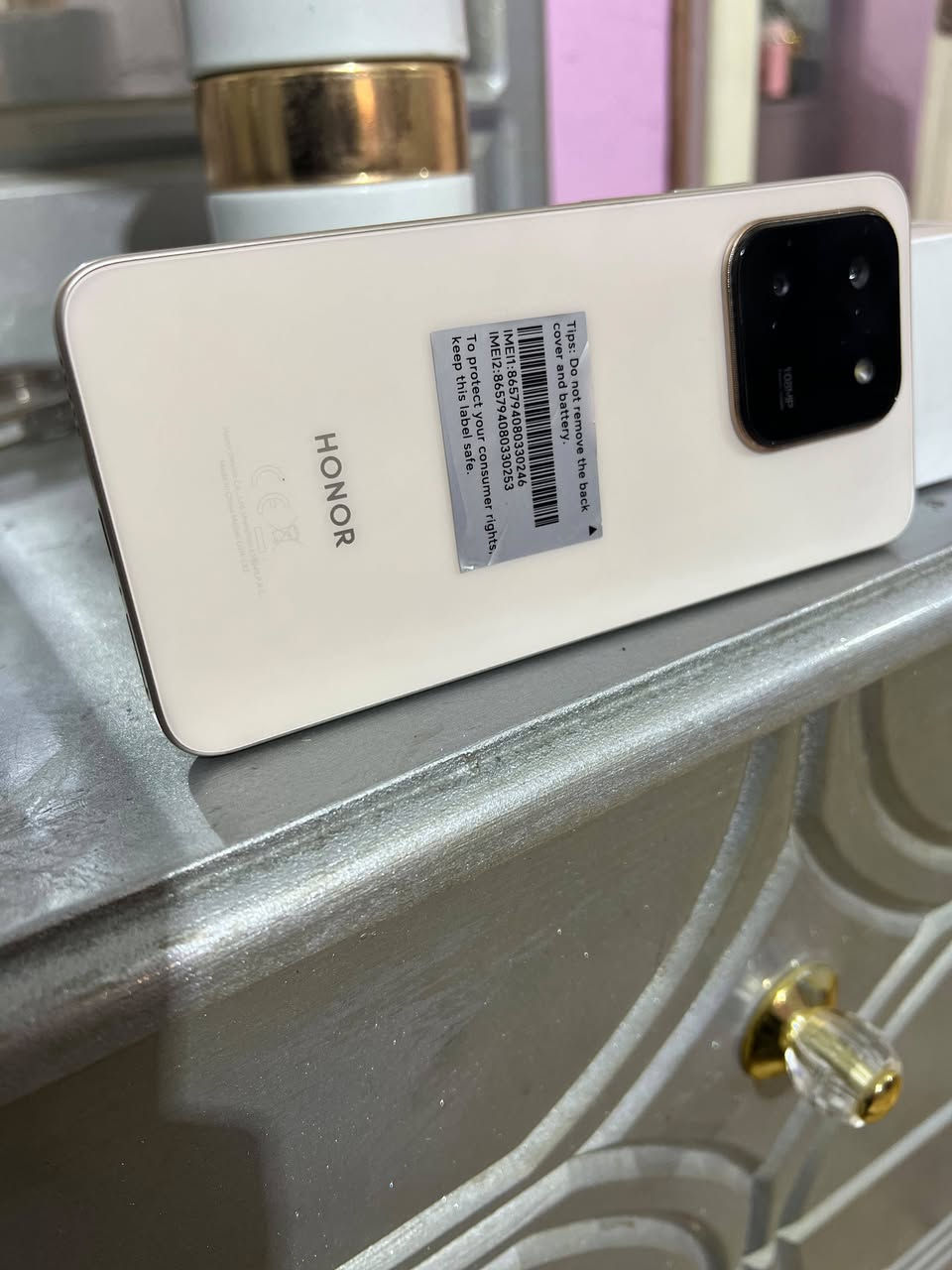 هونر x7d 
ذاكرة 256
مستخدم شهرين 
غراضه كاملة 
300 وبيه مجال 
***********
