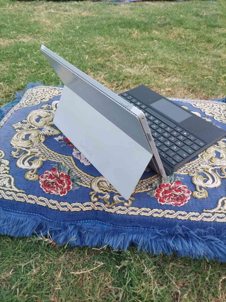 سيرفس برو 3 نضافه 95%
رام 4 كيكا
هارد 128 ssd
حجم 12.3
لمس 
معالج i5 جيل رابع 
مع شاحنه وحقيبه وماوس وكيبورد 
السعر 190 الف قابل للتفاوض 
يتوفر ضمان شهر استبدال اي خلل
