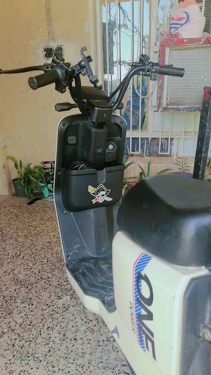 سلام عليكم دراجه للبيع نوع ئون سبورت 2بصمه 2سويج 5 بطاريات مستعمله سبوع موديل 26 السعر450 وبيها مجال مكاني بغداد الهاتف ***********
