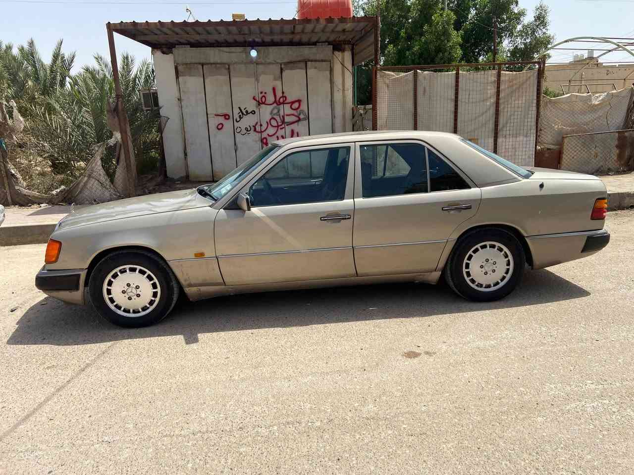 سلام عليكم
مارسدس دب موديل 91
مكينه 2ونص تبريد شغال 
جام كهربائي سلايت شغال
سيارة جاهزه سنويه 27الاستفسار تصل ***********
رقم بصره مكاني ناصريه
سعر48
