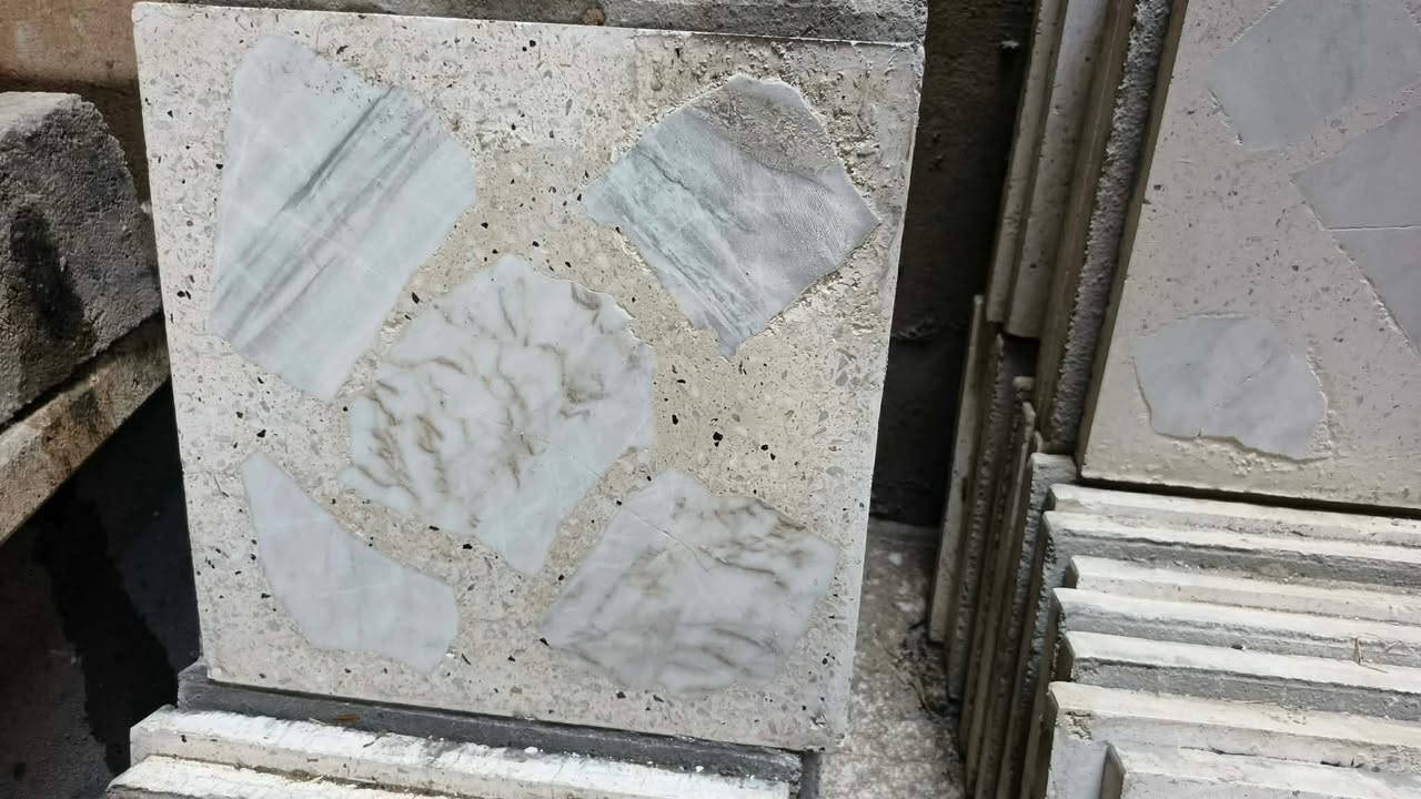 السلام عليكم يوجد كاشي جديد غير مستخدم النوع الاول كاشي غير مجلي لون رصاصي الحجم 40 /عدد 120 كاشية $سعر القطعه الفين دينار
 النوع الثاني كاشي لون اصفر مجلي غير مستخدم الحجم 30 / العدد 55 كاشية
سعر القطعه 500 دينار 
للاستفسار الاتصال برقم 
  ‏‪***********‬
