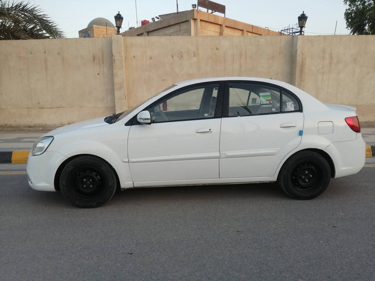 السلام عليكم للبيع كيا ريو خليجي٢٠١١ مكينه ١٦٠٠ مكينه وكير جدد تبريد لايت زنون السياره جاهزه رقم بصره سنويه ٣١ بسمي السعر ٧٠ وبيها مجال *********** مكاني ناصريه حي اريدو
