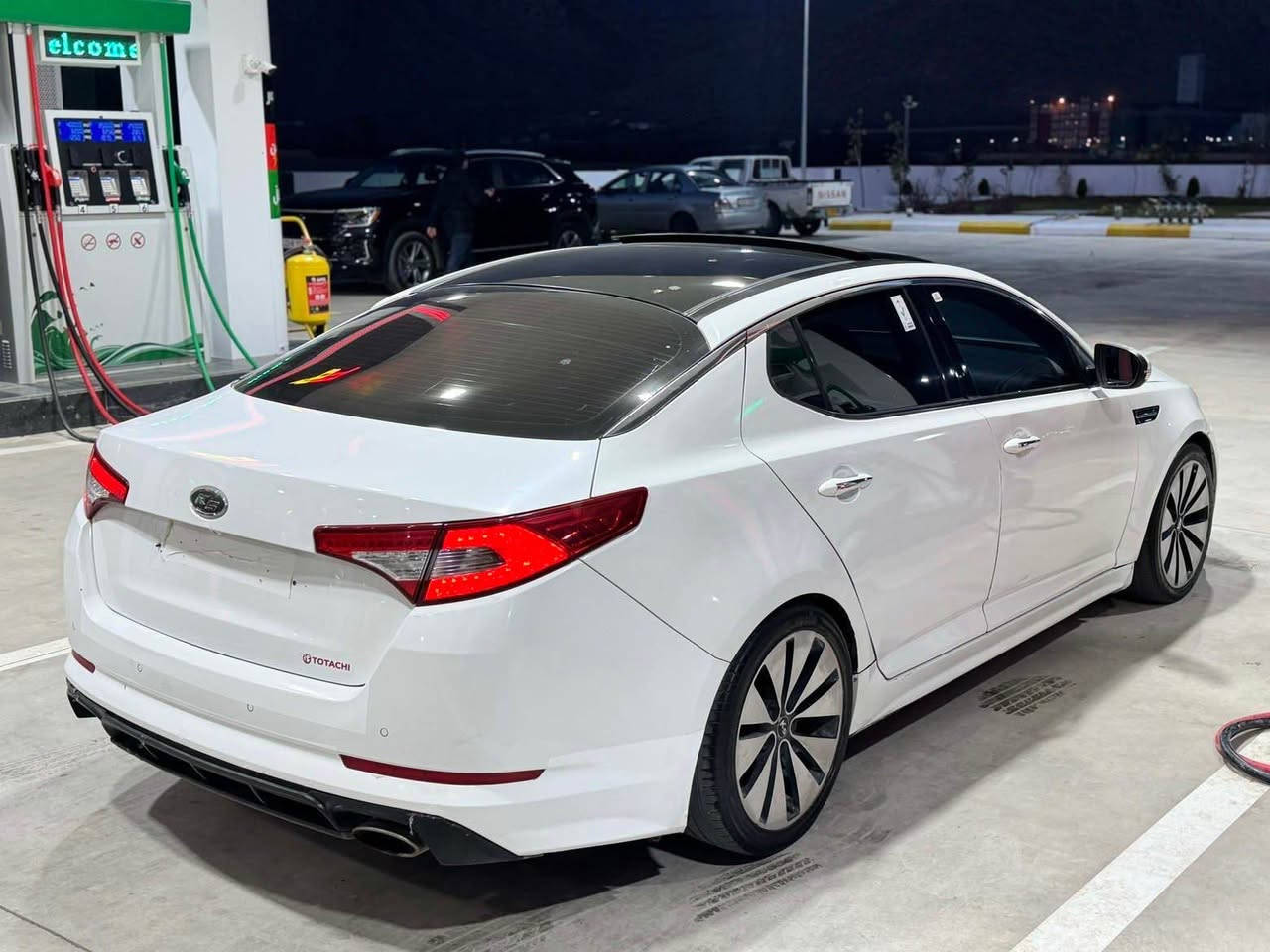 بەناوی خوای گەورە 2012 kia optima لێزەری دووبەی فوول فوول v4 turbo مەکینە مەرخوب بەتەعەمول بەو نۆرماڵە عادیانە کێشەی نیە  بەسمەیە بیلاد سەقف رەش پانۆراما کوش هیتەر  گێڕ تۆماتیک و عادی جایز و رێکو پێک هەیکەلی جوان سەقفی بەشەرت بیلاد ڕەش کۆد کراوە بیکە بە ناوی خۆتەوە *********** رانية, السليمانية

