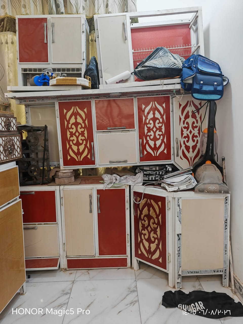 معرض المنيوم، استخدام سنه واحدة ، يتكون من ٤ قطع ارضى و٣ قطع جداري. العنوان حي الشهداء، للتواصل ***********.
