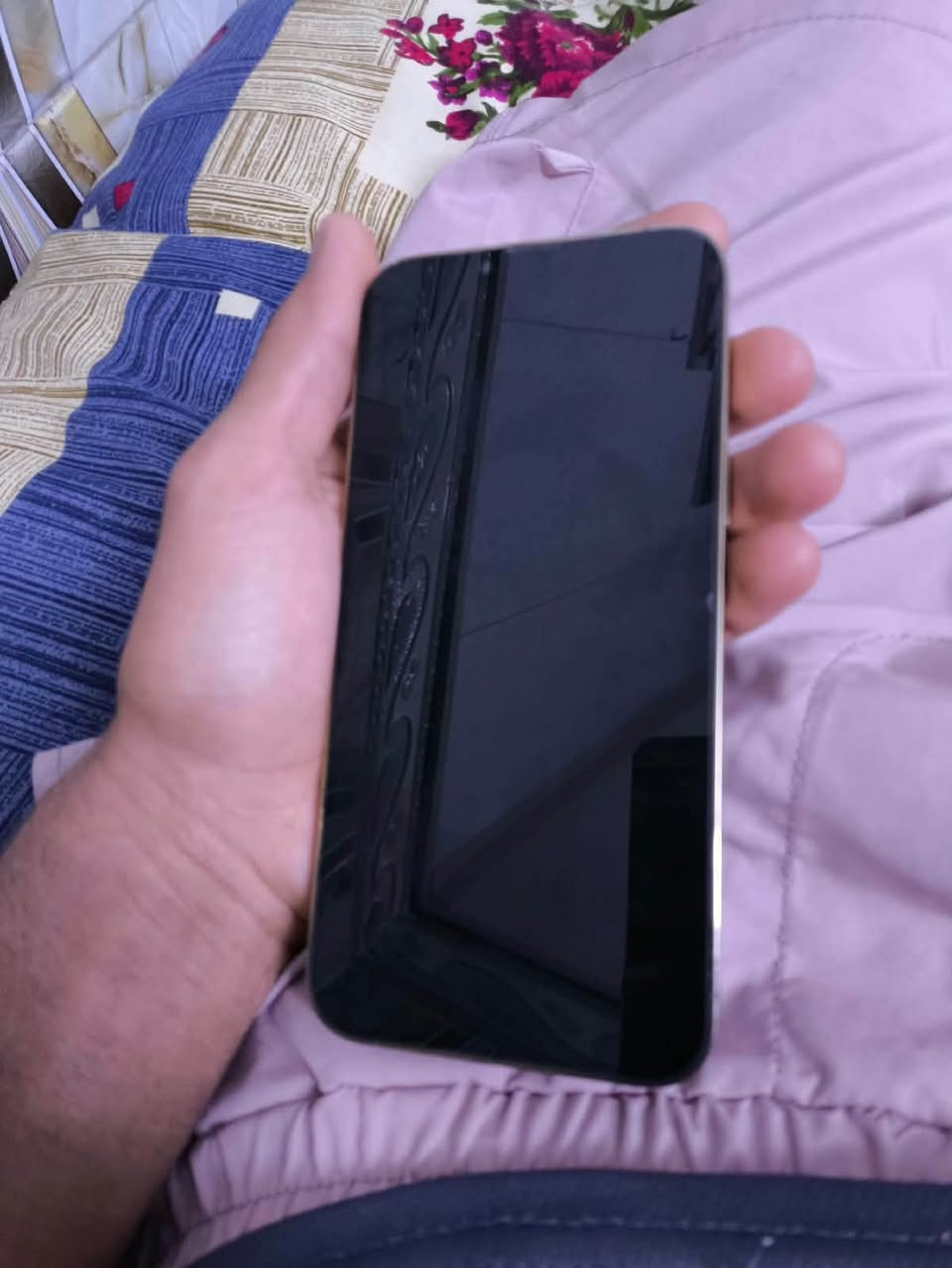 13 برو ماكس وتر بروف كفالة عامة اخذة وين ميعجبك ع فحص السعر 750 عنواني جسر ديالى القديم ***********

نص مكتوب في الصور:
- حالة البطارية والشحن كما هو الحال مع البطاريات القابلة لإعادة الشحن، بطارية الهاتف قابلة للاستهلاك وتصبح أقل فاعلية مع الوقت. معرفة المزيد... الحد الأقصى للقدرة ٨٧٪ هذا قياس لقدرة البطارية مقارنة بقدرتها عندما كانت جديدة. قد تتسبب القدرة المنخفضة بتقليل ساعات الاستخدام بين عملية الشحن والأخرى. أقصى قدرة للأداء ستساعد الأنظمة المضمنة في النظام والمكونات في تخفيف آثار الأداء التي قد تلاحظها أثناء التقدم الكيميائي في عمر بطارية iPhone. شحن البطارية المحسن للحد من استنزاف عمر البطارية، يتعلم ال iPhone من عادات الشحن اليومية، بحيث ينتظر ولا يتجاوز ٨٠٪ حتى يحين موعد حاجتك إلى استخدامه.
- حول الاسم iPhone إصدار iOS 26.7 اسم الطراز iPhone 13 Pro Max رقم الطراز MLKU3LL/A الرقم التسلسلي JFW40942KQ انتهت صلاحية التغطية الأغاني الفيديوهات ٢٠ الصور ٦١٧ التطبيقات ٢٤ السعة ٢٥٦ غ.ب. متوفرة ١٥٧,٧٥ غ.ب. عنوان Wi-Fi B4:19:74:B3:8E:A6