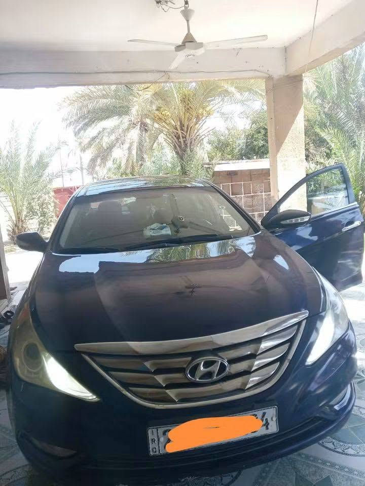 سلام عليكم سياره سوناتا وارد امريكي للبيع موديل 2013 سياره فول موصفات 1/1 بنوراما  اشاير بل امري تحكم استيرن جيهتين قطعتين تبريد ثلج  بصمه ويل كاب صدر مو جديد حيل  تخم تاير جديد امامي اكشانه جلد  الون ازرق   رقم اديالى رقم دولي السعر 120 وبيه مجال الاستفسار الاتصال على الرقم ***********
