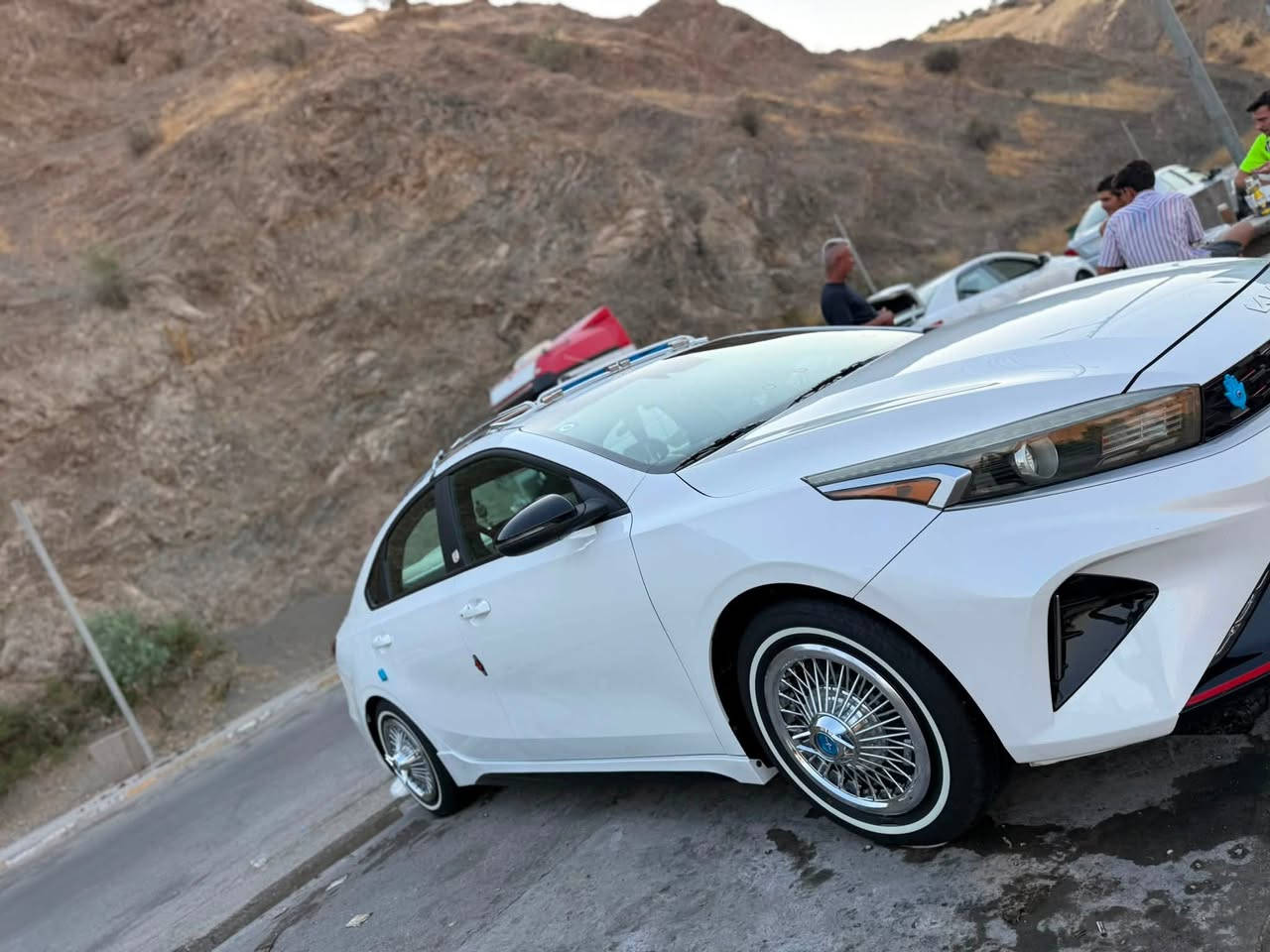 سلام عليكم فورتي موديل ٢٤ فول مواصفات للخيرتريدها هيه وغراظها لو بدون غراظ السعر ١٧٥
مكان السياره بغداد جسر ديالى الجديد حادثها بنيد وجاملغ ***********
