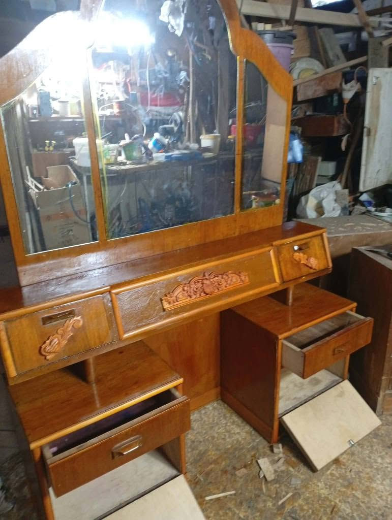 ميز تواليت مع زاوية السعر 50 للاستفسار *********** موصل, نينوى
