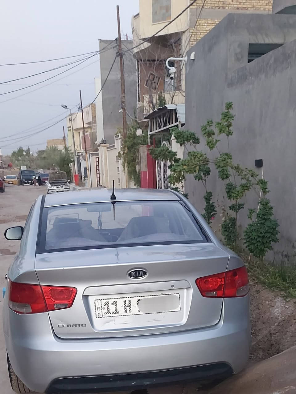 السلام عليكم سيراتو ٢٠١٢ خليجيه رقم بغداد بسمي محرك ١٦٠٠ هزه جديده سنويه لل٢٠٣١ مكفوله من الصبغ والتبديل فقط شخوط بسيطه متفرقه بارد بالجاملغ الخلفي الايسر من الاسفل   القماره كاشفه من الوسط فد شي قليل بسبب الشمس محرك  جديد مامفتوح وكير مامفتوح السياره داخل ماروني واسود ويل كب شاشه اي بي اس سونار مابيه ابيع مكفول غير الذكرتهن واليحب اصورله فديو السياره حلوه  وناعمه ومبيه نقص جاهزه السعر المطلوب (85)للاستفسار ***********
