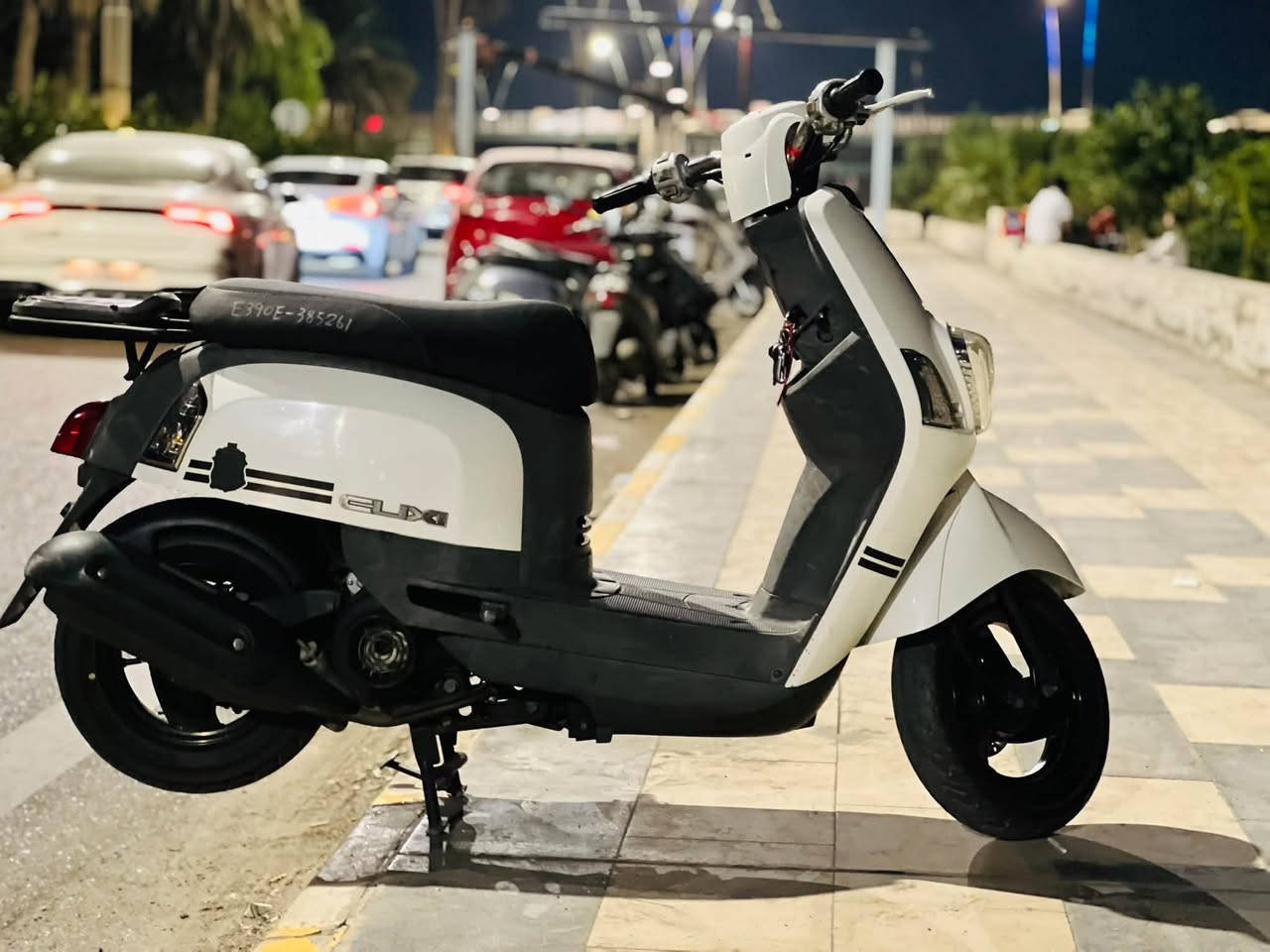 دراجه بوليسي البيع صار شهرين ونص طالعه من الحاويه السعر 1250 دراجه كله بنزين محسن شرط الفحص شراي يتصل***********
