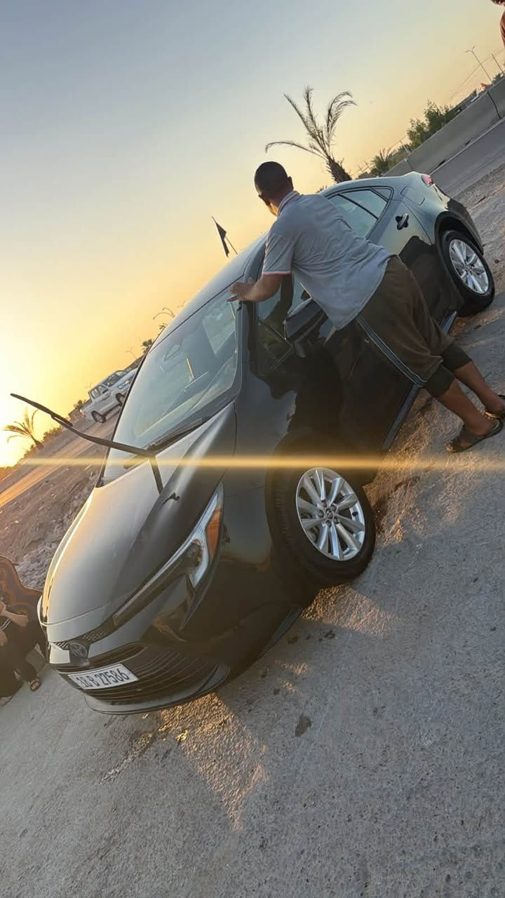 يالله سلام عليكم 
كورلا ((هايبرد )) ياباني اصلي امريكي 
موديل ٢٠٢٤ 
حادثه فقط باب مبدل  بسيط 
رقم بابل شهداء بعد سنة وتصير حره 
وكاله عامه من المالك 
سياره فول عده البنرامه
ويل كب بلاد بصمه رادرات امامي خلفي جوانب 
سياره حيل جديده ماشيه ٤٠ 
سعرها 143
وبي مجال جدا بسيط 
هاتف ***********
