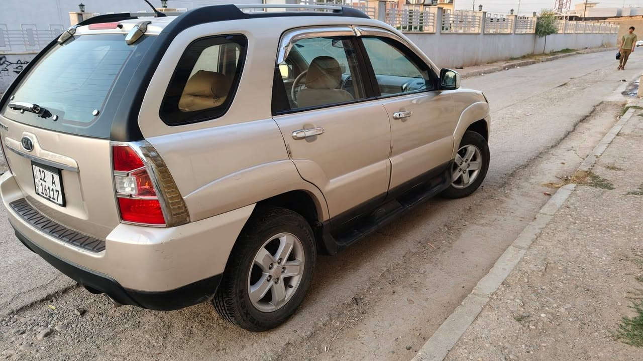 سيارة سبورتج 2009 للبيع
محرك 2000 شرط 
كير شرط 
تبريد شرط شغال
لون السيارة رصاصي فضي
لايوجد تبديل او ضربة او صبغ 
السيارة باسمي شرط تحويل وبدون وكالة 
سنوية جديدة
رقم مسطرة دولي جديد 
حي نابلس قرب مدرسة جبل طارق الأبتدائية وقرب مستشفى اطباء بلا حدود الجانب الايمن
سونار للسيارة موجود 
لمعرفة سعر السيارة وتفاصيل اخرى الاتصال على الرقم 
***********
