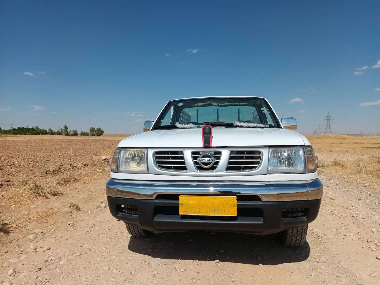 نيسان موديل ٢٠٠٢ تةبريد كيرو مكينة شاسي بةشةرت عام بؤياغ لةسةر ساقي سةنةوي بةشةرت حاسيبةو بيكيشة سعري ٥٥ كلا  *********** شوين كفري كارةبايو هةموو كياني بةشةرت
