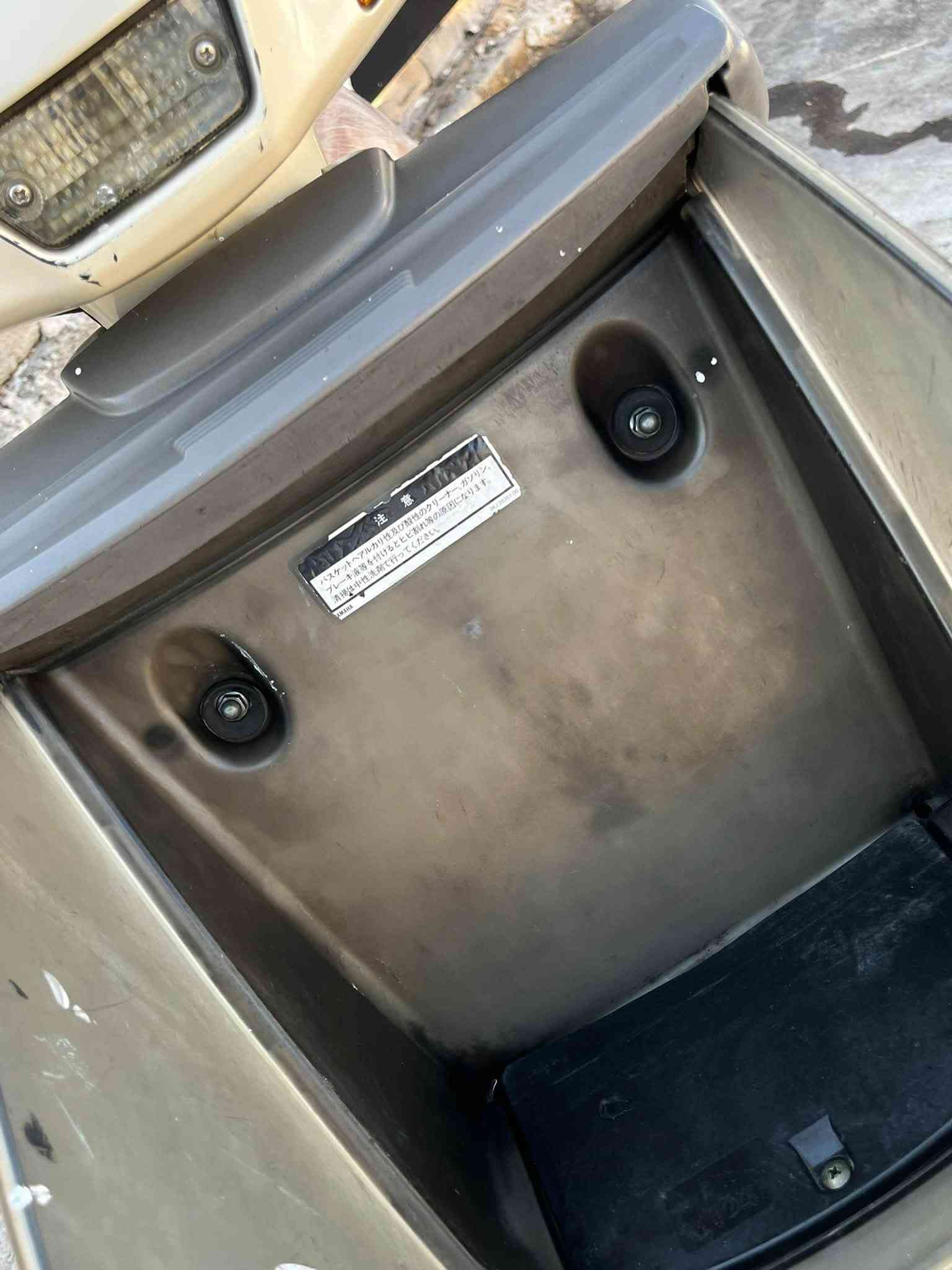 للبيع ياماها جديد 
محرك بلادي yamaha ممفتوح
كابريتر بلادي yamaha 
صالنصة yamaha 
سلف هندر كهربئيات كله شغال و بلادي 
تايرات جديد دبلات جديد صوت محرك ناعم
صوت اكسل مابي شرط الفحص الدراجة جديده
_***********_سعر-475 بي مجال
