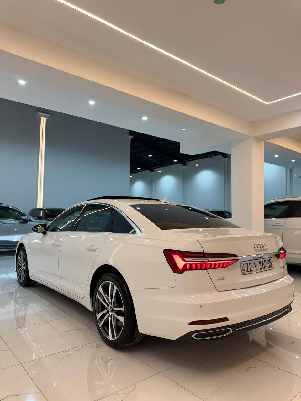 Audi A6
بدون صبغ بدون أرباك 
سياره جاهز رقم اربيل
سعر345$
موبايل /***********/***********
