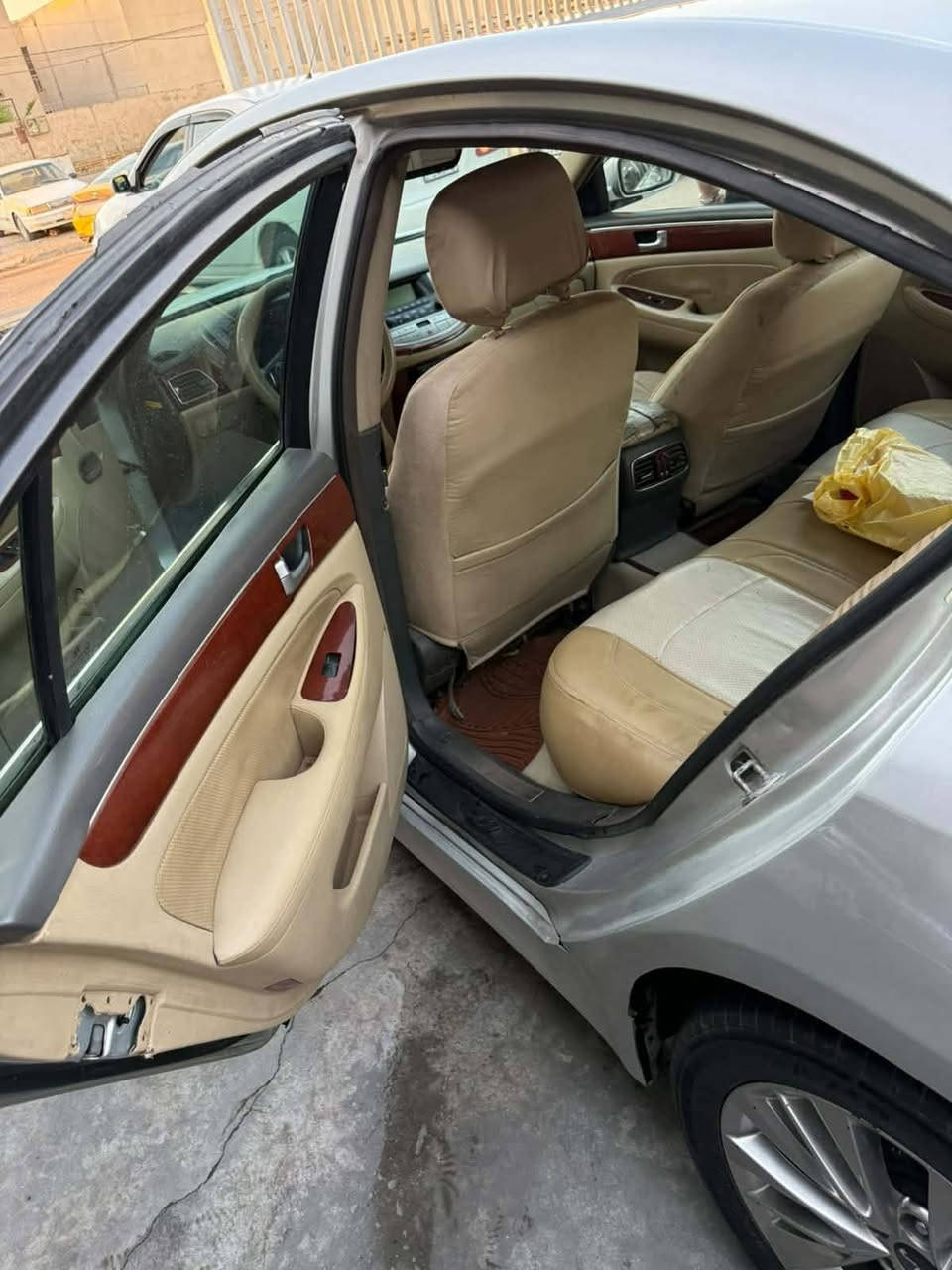 ب 58 ورقة قفل قفل ...جنيسز 13 رقم بغداد دولي مصبوغة عام ( لا مكلوبة ولا متجاية)  مكينة بيها صوت رواجز كولش بسيط مكاني بغداد جديدة
