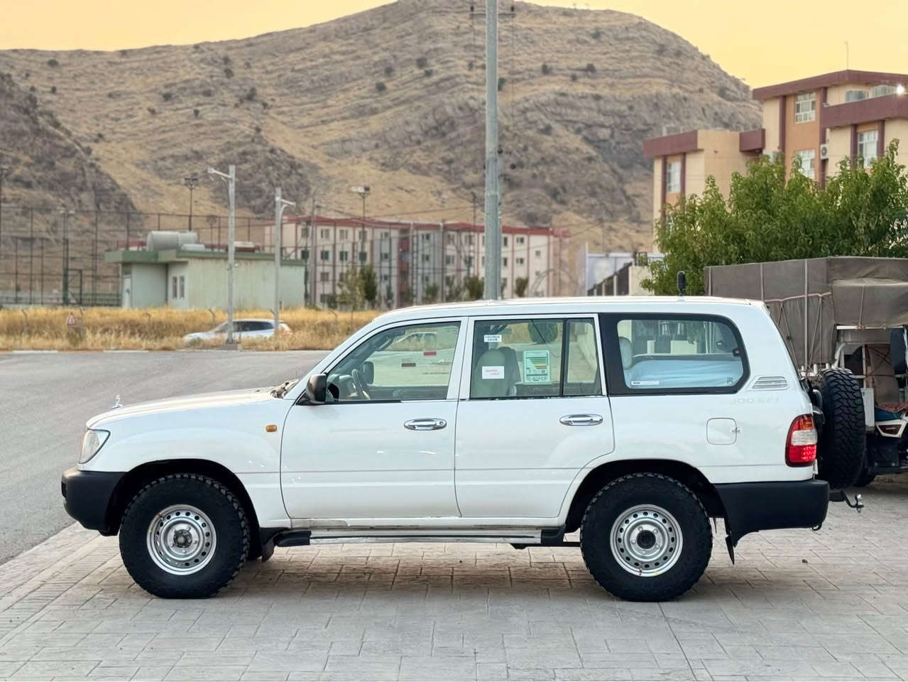 سلاو لە هەمووهاورییانی خۆشەویست 
تویتامۆنیکامۆدیل ٢٠٠٤ مانگی ٦ 
ئارم پلاستیك سەنەویشی لەگەلە ئارم ئەوەلیات خرامە بە شەرت    
مواسەڤات G      دەبل ئەرباگ  دەبل سپیرە هۆک ڤلچەیە 
سەیارەکە دەحموو لیدراوی نیە    بە شەرت 
دوو نیوە پارچەی سبوغە    هەیکەلی زۆر جوانو ریکە 
پێنج تایەو ویلی لۆکی جەبەلی لەژێرە 
کامل توند کراووتەوە   گێرومەکینەو دەبل ئەکسل بە شەرتی فیتەر ماشااللە زۆرزۆر بە قوەتە 
سەیارەکە لە رسما چۆنە رووبەروو جوانترە   
تکایە ئەگەر موشتەری نیت سەرمان مەیەشینە   
گۆرینەوە ناکەم تەلەڤون مەکە 
نرخی ١٣٧💸گەلاو مەجالیکی کەمی تیدایە 
شوین رانیە  
***********   Watsapp   Fib  lasara رانية, السليمانية
