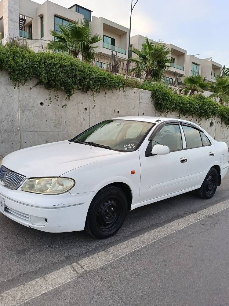 نیسان سەنی یابانی مۆدێل 2006 
مەکینەی 16ڕەش بەنزین زۆر کەم دەئەخوا 

گێڕمەکینەی بەشەرت 
تەبرید کارەبایات گشتی ئیش ئەکا 
4تایەی تازەی لەژێرە سەیارەکە 250 مەسرەفی تیانیە  دەعموو لێدراوی نیە سەیارەکە بڕاوەیە زۆر جوان چاک کراوە هەستی پێ ناکەیت کۆدی بۆنەکراوە سعری 47گەڵایە ئاڵوو گۆڕ ناکەم  ناونیشان سلێمانی 
***********
*********** السليمانية, العراق
