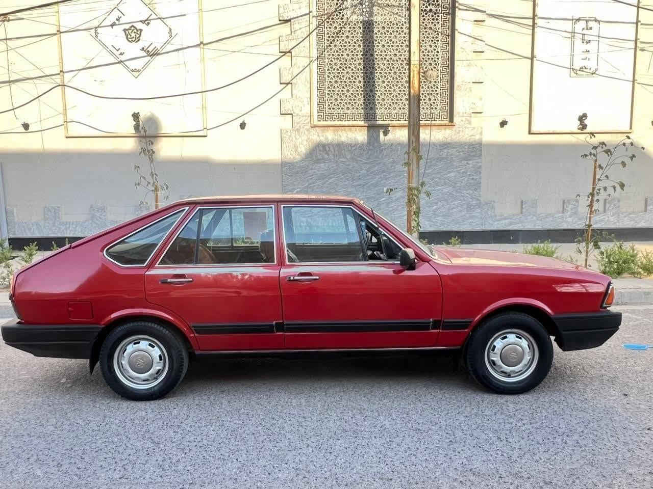 مرحبا للبيع برازيلي رقم دولي بغداد باسمي وهزه جديده على وضع الشركه ماشيه فقط ٨٧ الف كلها علبلاد موديل 1986 دكت جاكوج مابيها وعليها اضافات مسجل حديث ومسجلها البلادي موجود كير ٥ نمر وكيرها البلادي موجود ومروحه إضافية وي التبريد سعرها مناسب علق ١ يوصلك خاص والشراي يجي ومارجعه *********** متوفر وتساب بغداد, العراق
