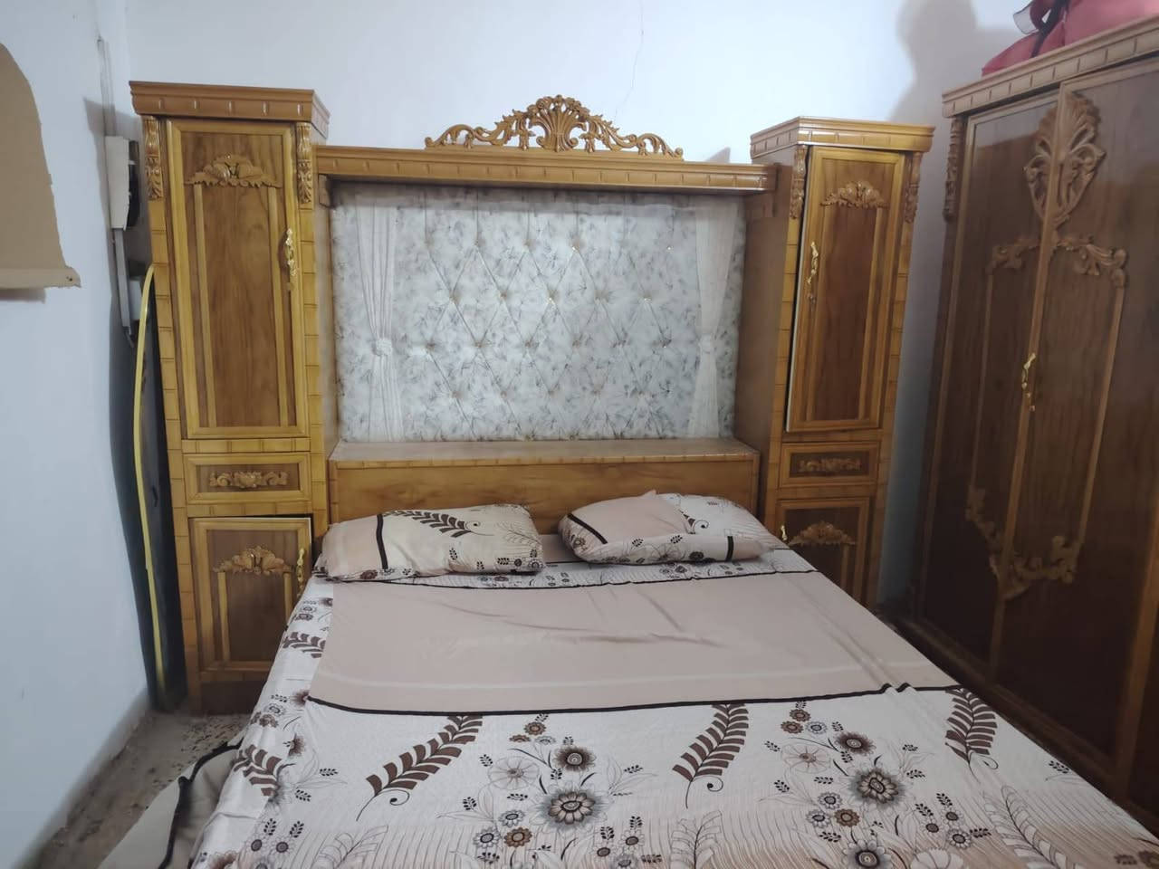 السلام عليكم عندي هاي الغرفة خشب تزكام اشتريتها وما كاعدين بيها ابد اريدها بمليون و٥٠٠ وبيها مجال ،العنوان قضاء المجر الكبير

الرقم  *********** بيه واتساب
