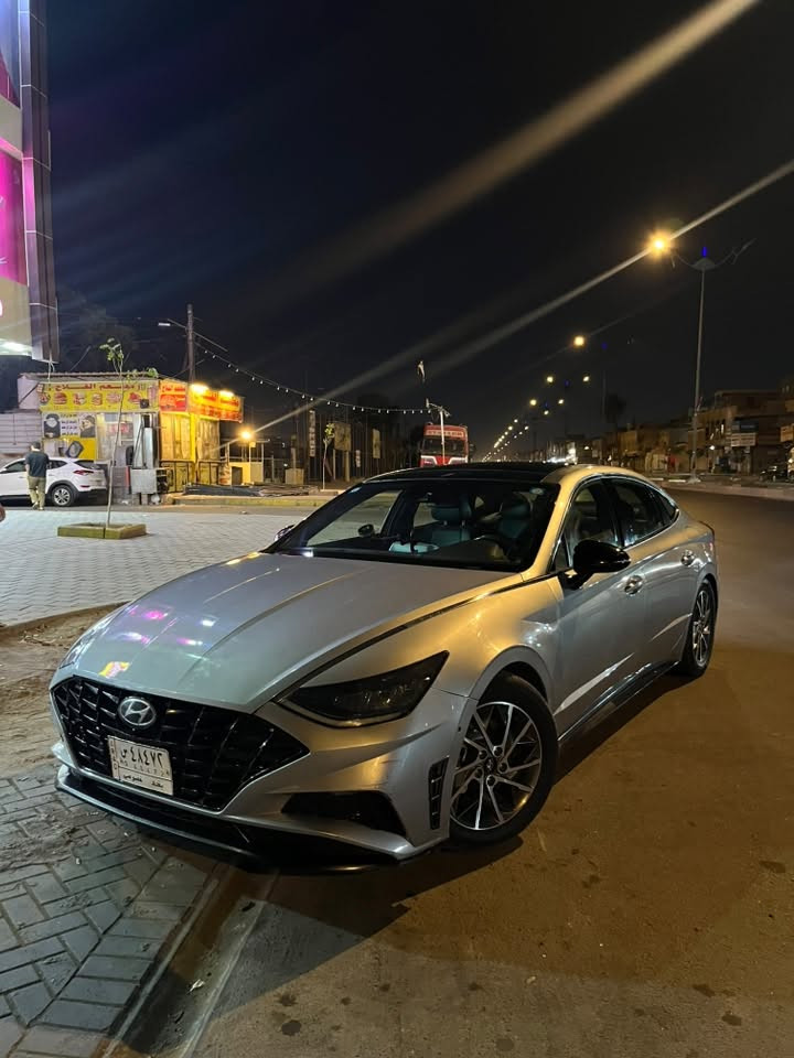 السلام عليكم سيارة سوناتا 2021 للبيع حادثها قطعتين ب امريكا محرك 1600 توربو مكانها بغداد البلديات , ***********

