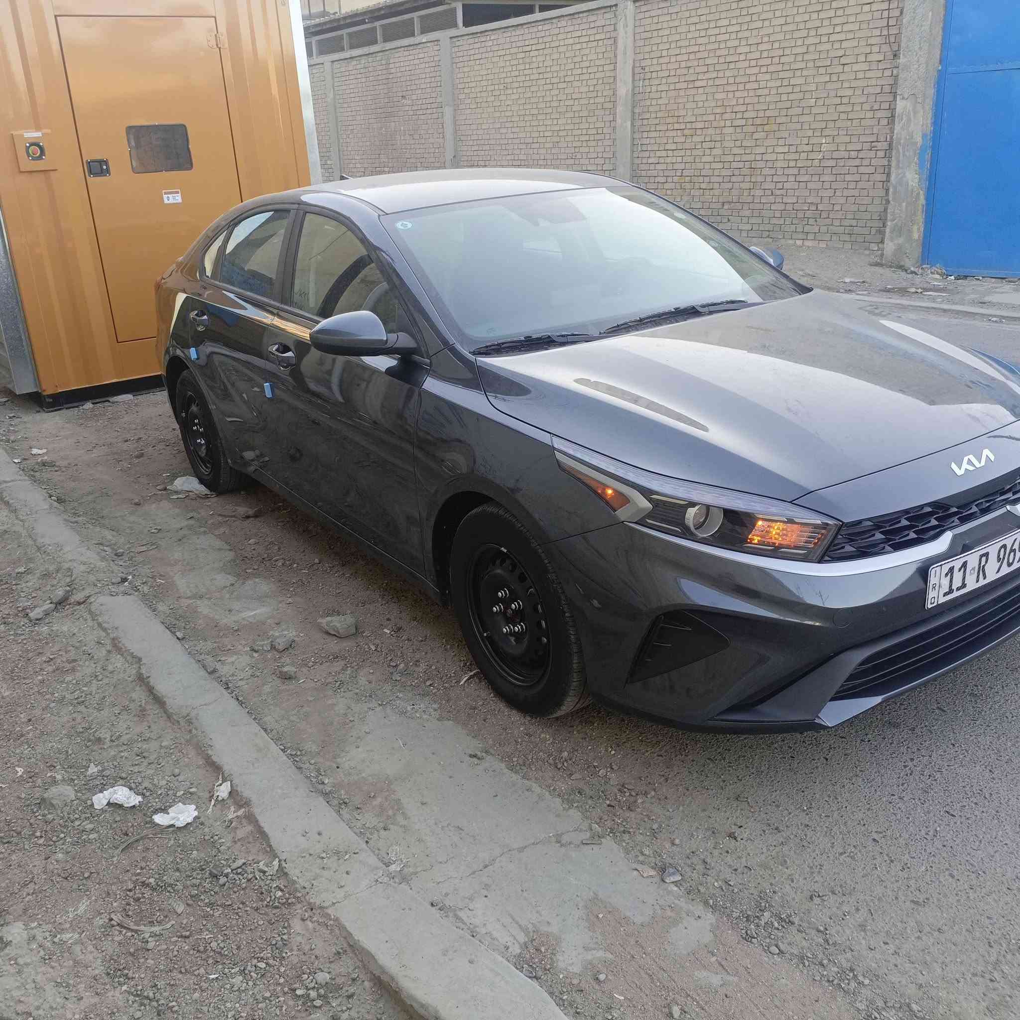 السلام عليكم كيا فورتي موديل 2024 وارد امريكي سياره كلين بدون حادث فقط دعاميات مفتوحه فقط وجني وياه وشديتهن بدون قطره صبغ سياره كله وضع شركه ماشيه 30milسياره وضع شركه اني المستورده بسمي ترقيم جديد هزه جديده تحويل ثاني يوم مكينه دوش 2000تخم تاير جديد سياره كفاله عامه من كلشي اليبل واحد 
مكاني بغداد  الدوره 
السعر 155وبيه مجال كلشي اكو بل سوك
الاستفسار واتساب ***********
