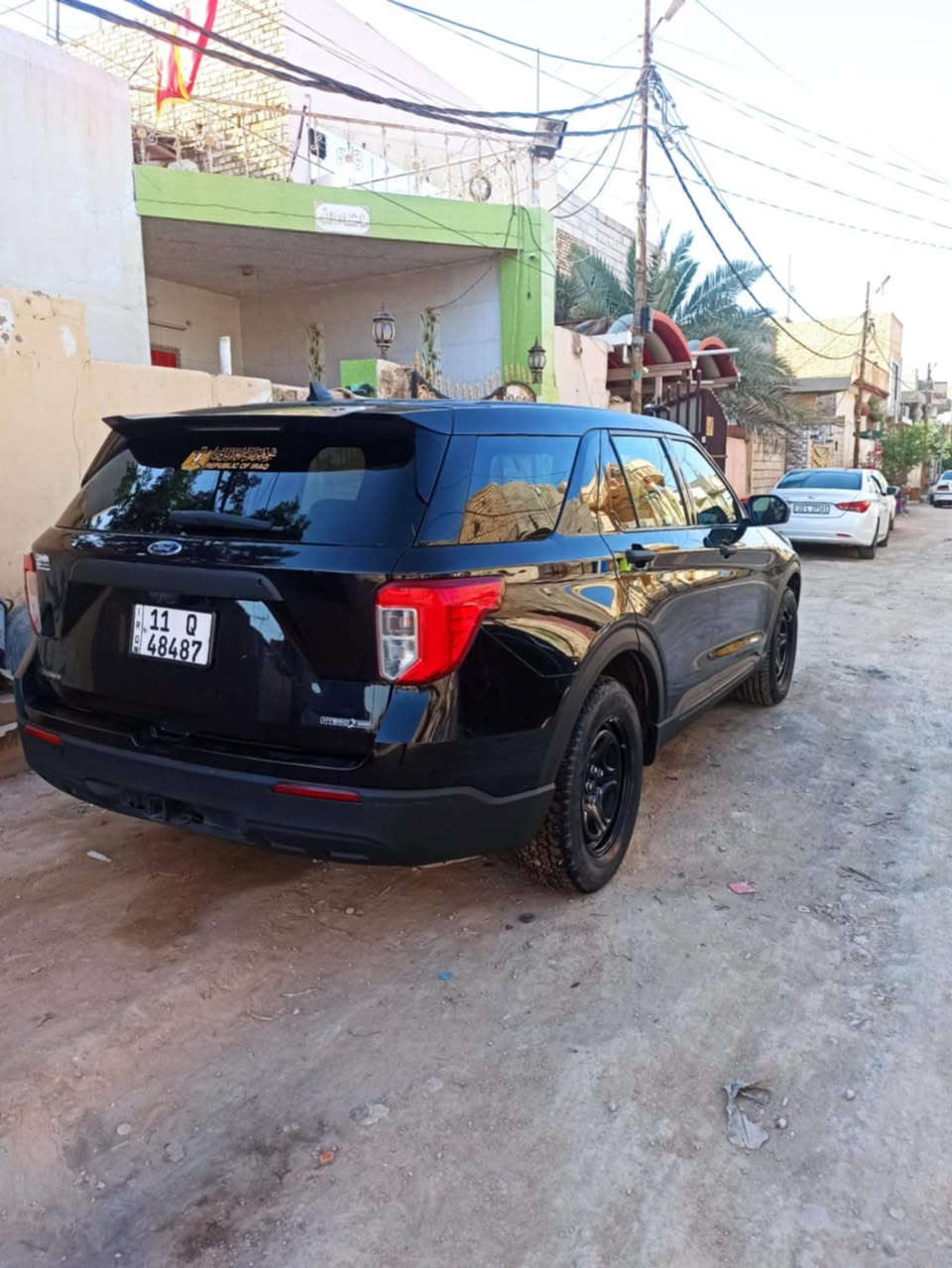 فورد اكسبلور مكينه 6سلندر 3300 بانزين وهايبرد
♦️ماشيه 69 الف كيلو ، متر 
موديل 2022 
♦️6 سلندر
تنفس طبيعي كير 10 نمر 
تمشي على البانزين العادي 
مواصفات البوليسي المعروفة 
♦️سويج
تبريد ثلج 
تخم تاير 
♦️كامره خلفيه
♦️كشن جلد
♦️كشن كهربائي♦️تحكمات ستيرن
♦️5 راكب
♦️لايت ليد زينون

بيهه بس البنيد صبغ بدون دواخل شواصي ولغد مكفول 
السعر 170 سيارة جاهزة ونصبة حلوه وتراي حلو
رقم بغداد إنكليزي باسمي 
للأستفسار // ***********
