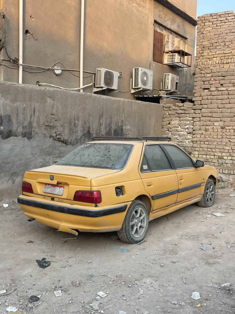 بيچو پارس البيع
رقم نكليزي باقي ع استلام فقط 

سياره شوف العين تواصل ع خاص او واتساب 
***********. مكاني البصرة
