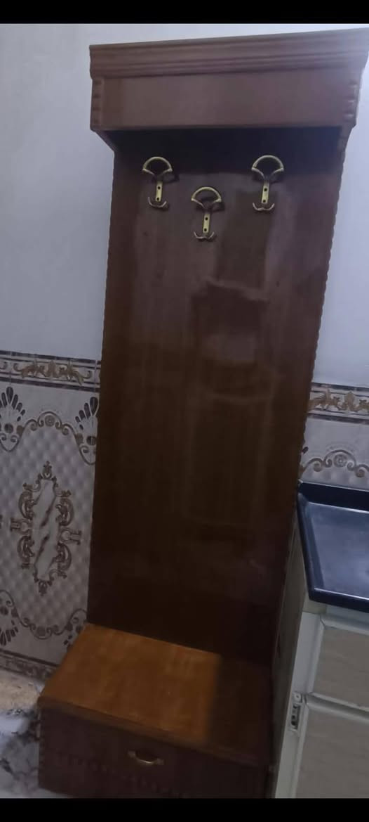 السلام وعليكم غرفت نوم لبيع السعر 700 مكان ابوغريب ***********
