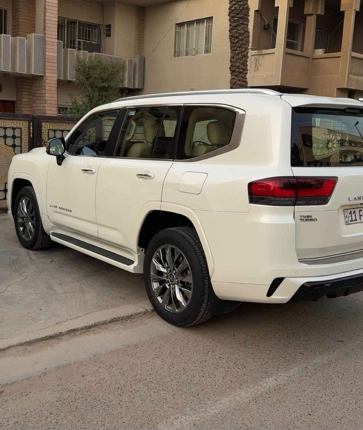 لاندكروز VX • ٢٠٢٣ • رقم بغداد