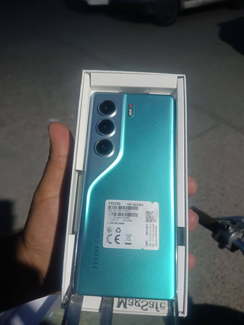 كامون ٤٠ برو 5G • ٢٥٦ • رام ٨+٥
