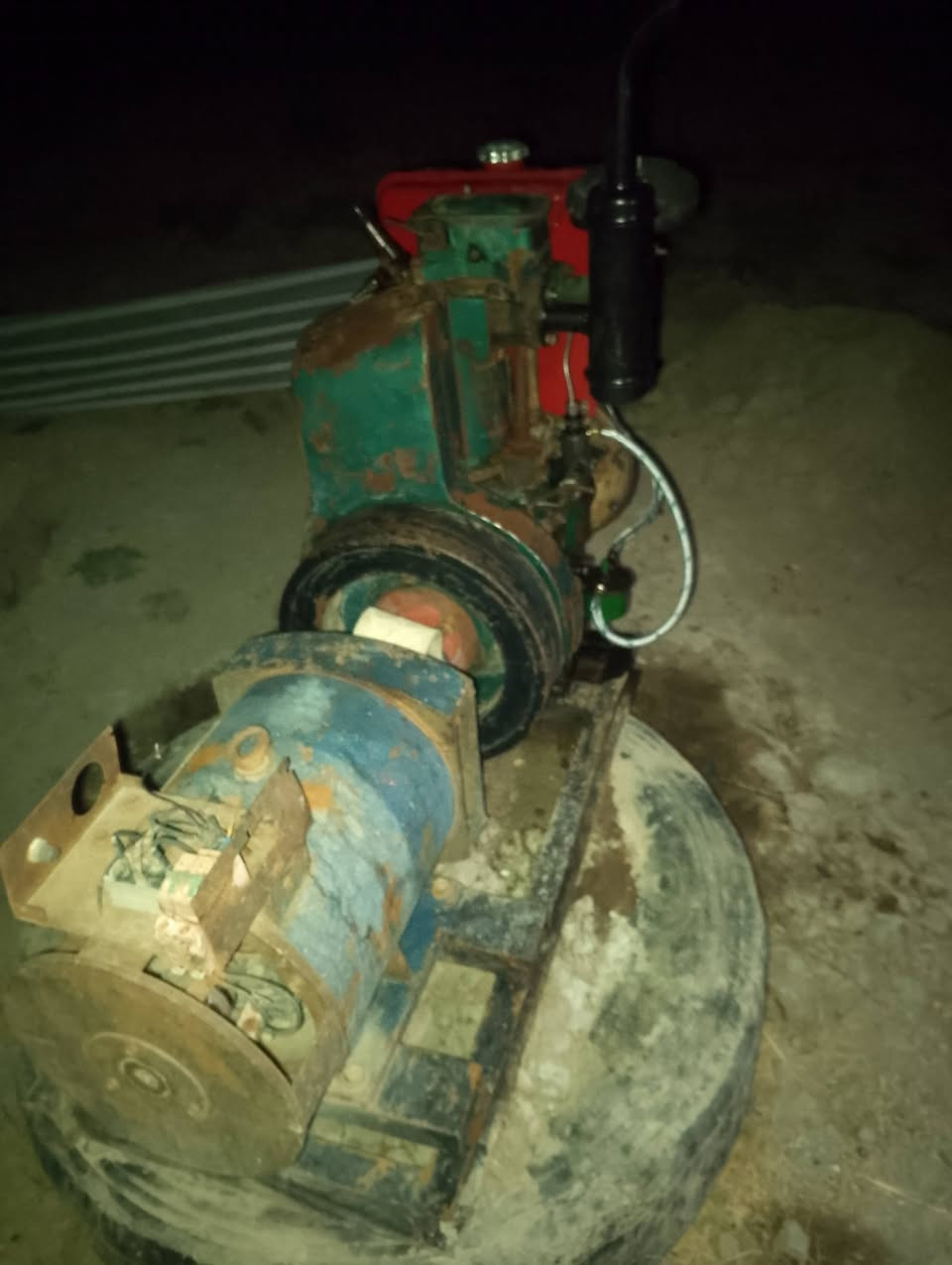 مولد هندي سبعه ونص كيفي شغاله نكره محركها قطره نضوح مابيه السعر 550وبيها مجال ***********
