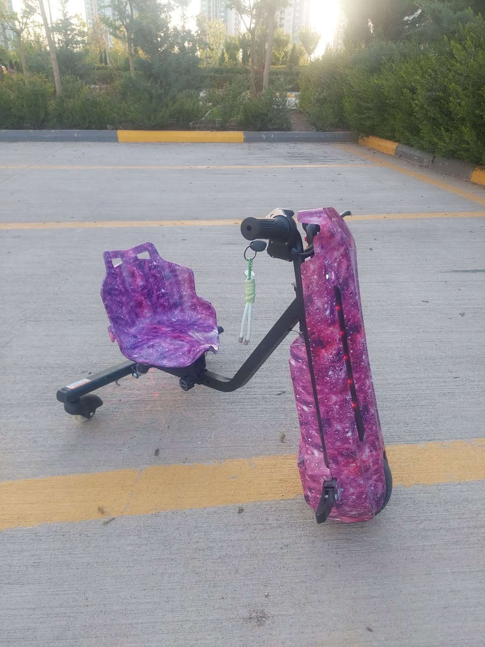باتری شەحنی کارەبایی .زۆر کەم بەکارهاتووە 
توانای هەڵگرتنی ٦٠ کیلۆی هەیە .
*********** السليمانية, العراق
