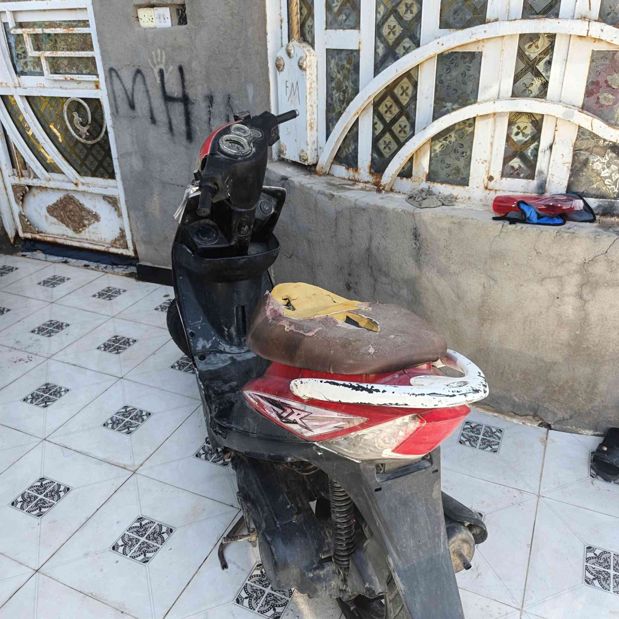 دراجه كامكو للبيع دراجه شغاله هندر واحد كلشي مابيهه تشتغل وشلعه فول قفل استيرن لايتات شغاله مامفتوحه مكينه صوته ناعم دراجه عوزه سلف سعر225مكاني البصره قرنه الستفسار ***********
