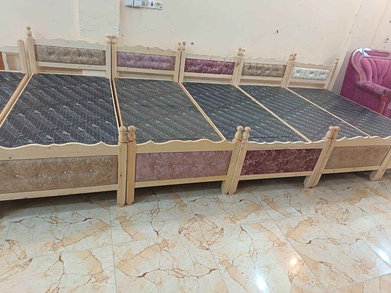 سرير نفر • خشب بلويد • تكريت الديوم