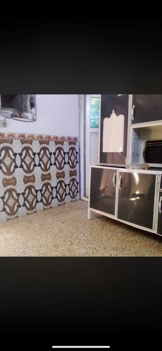 بيت مساحة 140 متر في منطقة ام الكبر للبيع
***********
