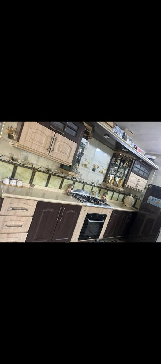 كاونتر تفصال كله مرمر  مع الاجهزه  السعر 950 وبي مجال بسيط بغداد البلديات  *********** للعلم مفصلينه ب٣ ملايين ونص
