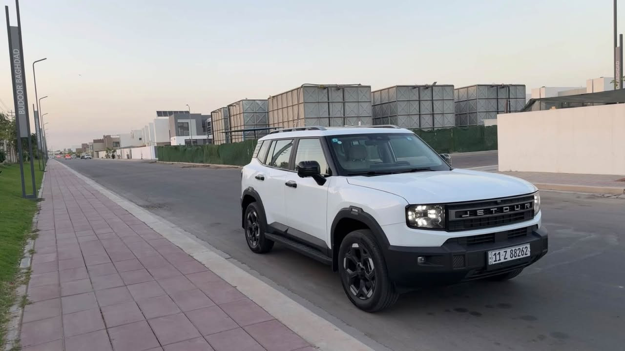السلام عليكم
جيتور T1 موديل ٢٥ فول مواصفات لكجري
السياره ضمان ١٠ سنوات هارلم ماشيه ١٣ الف
مواصفاتها
بانوراما
اكس درايف فور ويل
داخل اوف وايت 
كشنات كهرباء
تبريد تدفئه كشنات
كامره ٥٤٠ درجه
حساسات محيطيه
تشغيل عن بعد
صندوك كهرباء
داخل الوان
السياره فول مواصفات حالها حال الزيرو
رايدها ب٣٥ مليون و٥٠٠ الف وبيها مجال
مكانها مجمع البدور او اليرموك ٤ شوارع
للاتصال
***********
