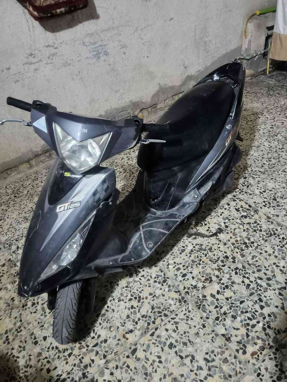 سلام عليكم شباب دراجه ثعلب جيتي للبيع كفرات ختم واحد وي المكينه سعر ٤٠٠ بي مجال قليل عنوان بغداد الحسينيه مال راشديه رقمي ‏‪***********‬‏
