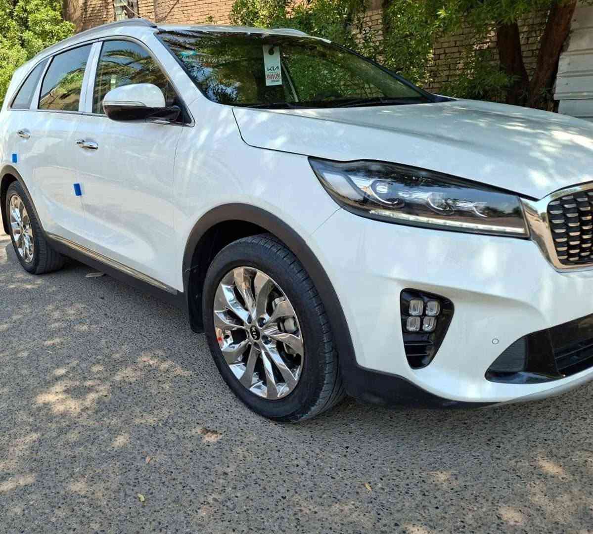 🚘 للبيع :سورنتو 2020
🔹 وارد خليجي، فول ما عدا البانوراما.
🔹 7 راكب
🔹 محرك 6 سلندر
🔹 تبريد 3 قطع
🔹مثبت سرعه 
🔹 شفط + إشارات بالمرايات
🔹 بصمة تشغيل + بصمة أبواب وصندوق
🔹 بردات خلفية
🔹 حساسات أمامي وخلفي
🔹 كاميرا خلفية
🔹 نظام ECO وعادي
🔹 شاشة لمس
🔹 كشنين كهرباء
🔹 ماشية 98 كم
🔹 مشروع وطني، باسمي
🔹 بيها بارد مكانين على كد شبر
🔹 المحرك والكير كفالة
💰 السعر: 227 ورقة بيها مجال بسيط بعد المعاينة
🔄 بيع فقط 
📍 المكان:بغداد – الرصافة
📱 الرقم: *********** بغداد, العراق
