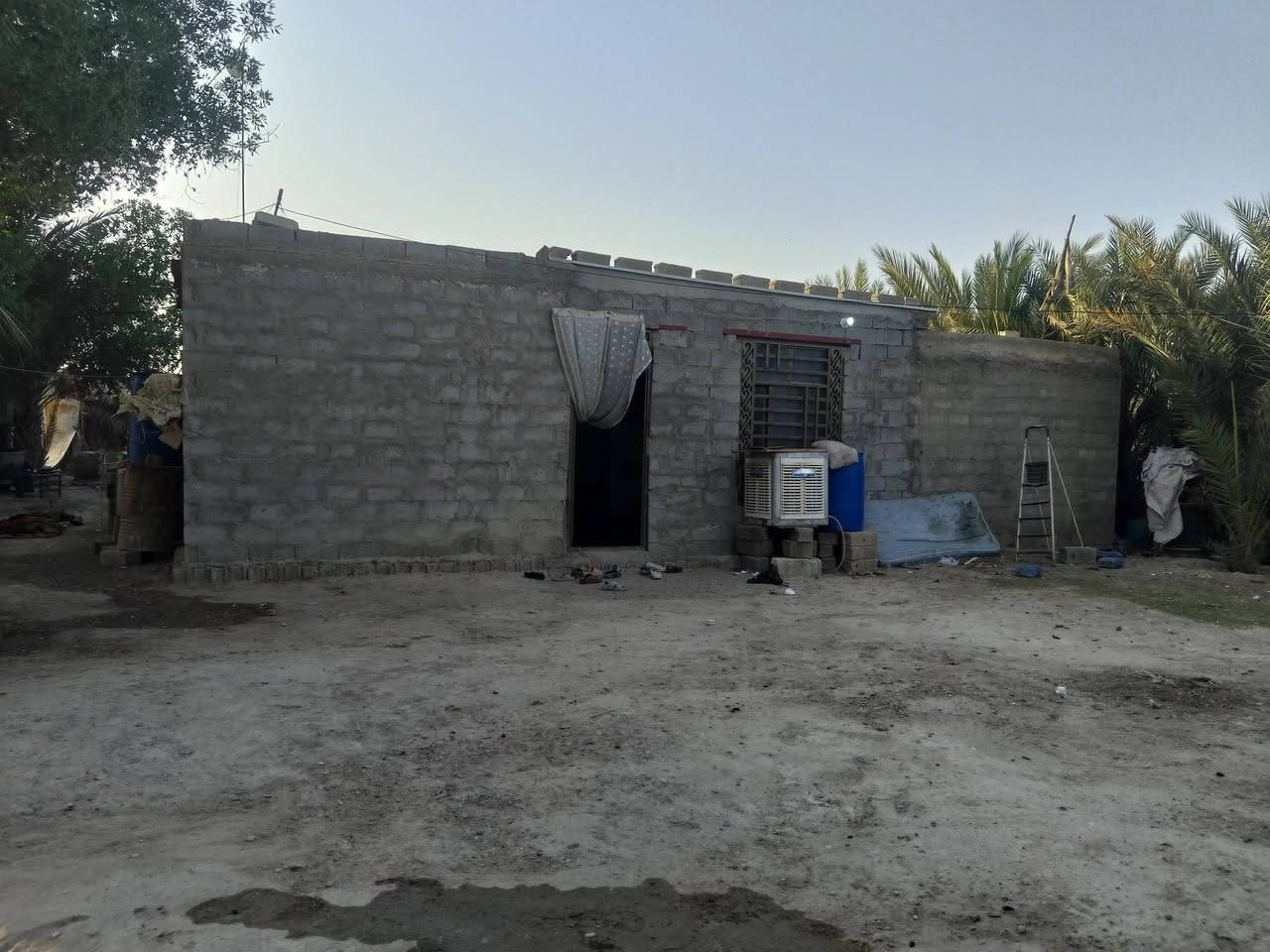 قطعه ارض 
مساحة 1400 متر مربع
تحتوي على ثلاث منازل تحت المتوسط
نوع العقار 35 عقد مكاتبه
عن شارع العام طريق نجف كربلا 500 متر 
عن الامام الحسين ع 12 كيلو
سعر مناسب جدا 
ممكن تحويله لحسينيات 
وتساب***********

نص مكتوب في الصور:
- ابحث عن محطات وقود ... المطاعم الفنادق المقاهي التسوق موكب سفير الحسين اهالی البصرة حسين البصر طريق يا حسين طريق كربلاء Google Maps محليات استكشاف محفوظاتك مساهمة ٣٢° 44° ٠٣٦