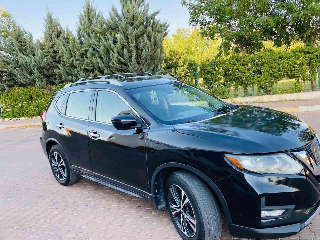 نيسان روج 
موديل 2020 رقم اربيل 
مواصفات SV AWD
فول مواصفات فقط بيدون فتحه
صبخ فقط بونند بيدون دواخل 
بيها مكانين تعديل شي قليل 
ماشيه 48 mil
سياره جديد بيدون اي مصرف 
مكان سياره عقره
سعر 145بيها مجال 
عليها 7 اوراق غرامه ينزل من سعر 
رقم بي وتساب *********** اكر, نينوى
